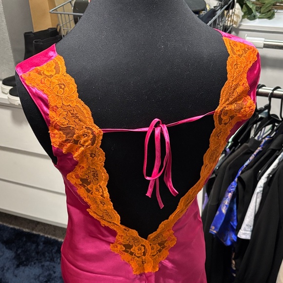 Vibrant Pink Satin Dress - Picture 4 of 6